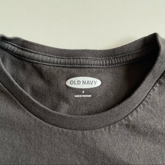 Old Navy FRIENDS Grey T-shirt Size XS-S - Picture 4 of 5